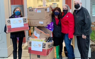 Lehigh Cement supports Holiday Hampers for REACH families!